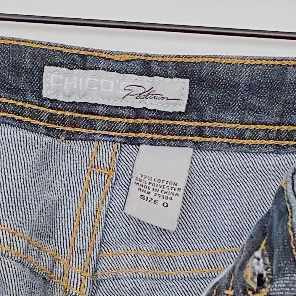 Chico’s Dark Wash Wide Leg Cropped Denim Jeans Size 4 - Picture 2 of 8